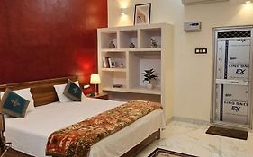 Hotel Shree Rameshwaram Near By Ram Mandir Ayodhya Dham